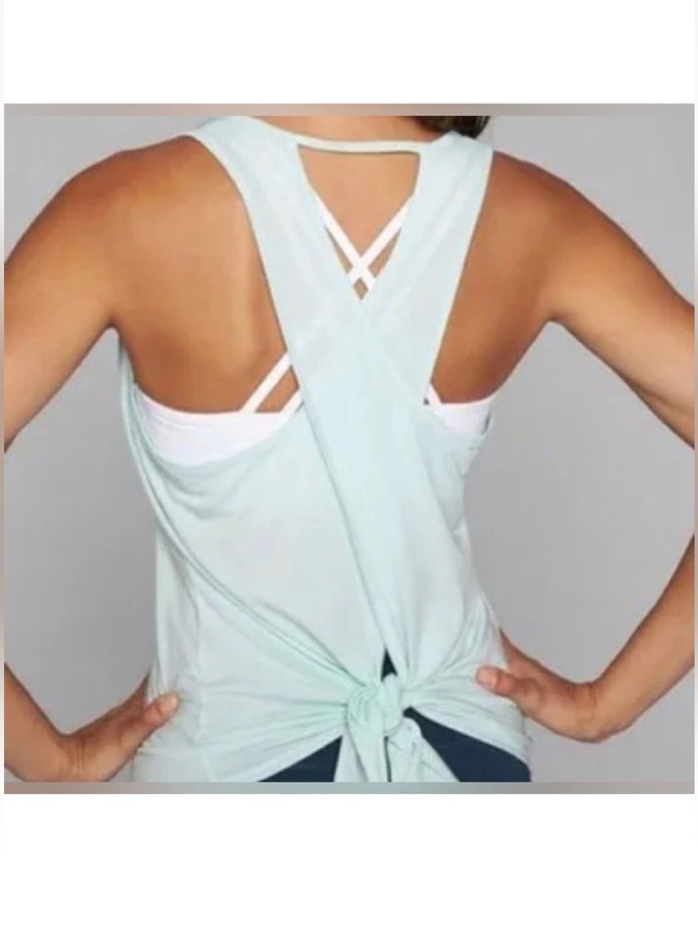 NWT Athleta ESSENCE TIE BACK TANK LIGHT Green Activewear Tank Top Size
LARGE